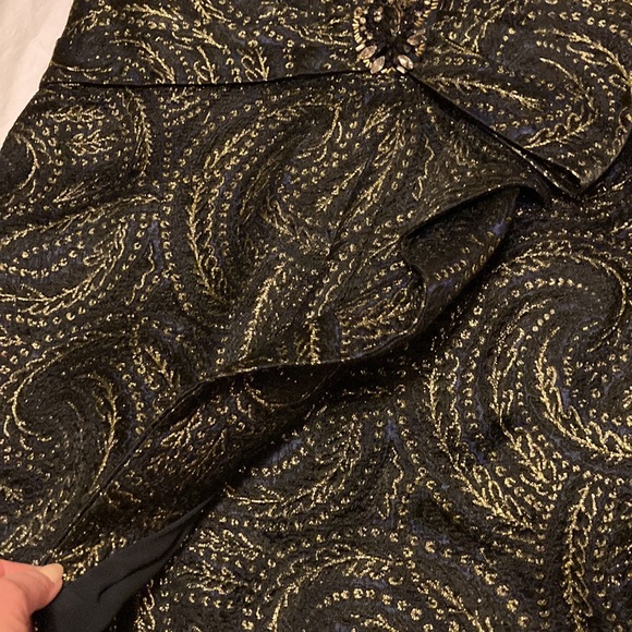 Beautiful Kay Unger, one shoulder brocade cocktail dress. Size 14. - Picture 6 of 9